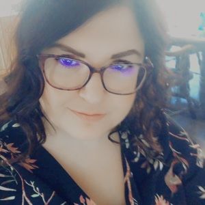 Meet your Posher, Pauline